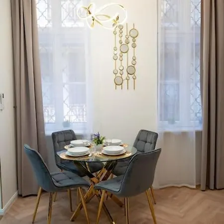 Apartment Gold'n Marble *
