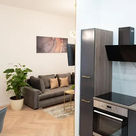 Apartment Gold'n Marble *