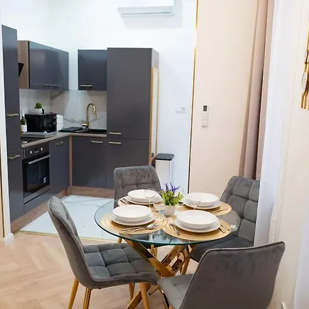 Apartment Gold'n Marble *